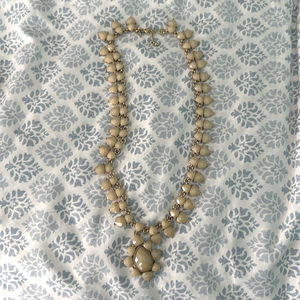 Gorgeous banana repub beige necklace